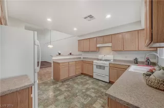 Photo #6: 2549377 Listing