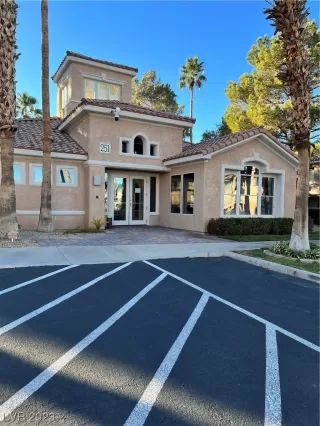 Photo #1: 2549404 Listing 