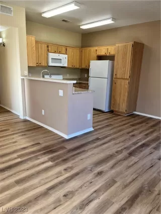 Photo #4: 2549404 Listing 