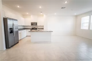 Photo #2: 2549420 Listing 