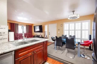 Photo #3: 2549432 Listing 