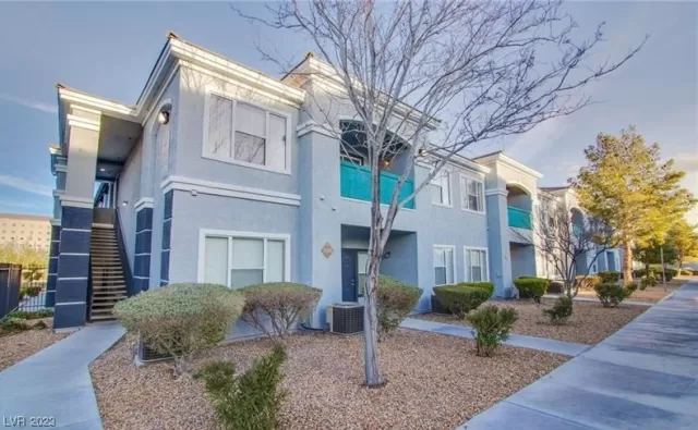 MLS: 2549433 Condo For Sale