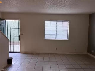 Photo #2: 2549457 Listing 