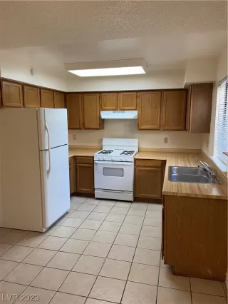 Photo #5: 2549457 Listing 