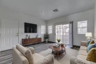 Photo #1: 2549458 Listing 