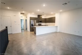 Photo #3: 2549469 Listing 