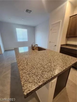 Photo #1: 2549505 Listing