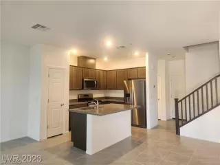 Photo #4: 2549505 Listing