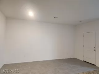 Photo #6: 2549505 Listing