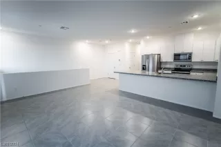 Photo #2: 2549522 Listing 