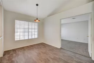 Photo #4: 2549534 Listing