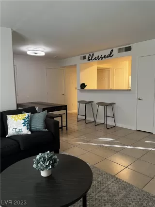 Photo #4: 2549547 Listing 