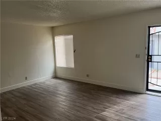 Photo #1: 2549568 Listing 