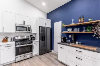 Photo #2: 2549609 Listing