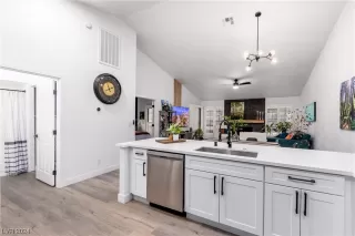 Photo #3: 2549609 Listing