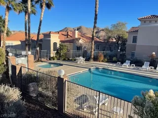 Photo #3: 2549613 Listing