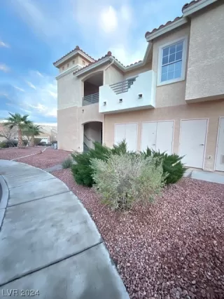 Photo #5: 2549613 Listing