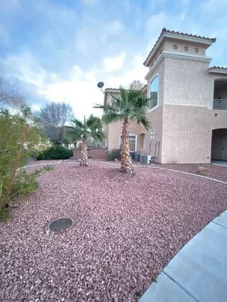 Photo #6: 2549613 Listing