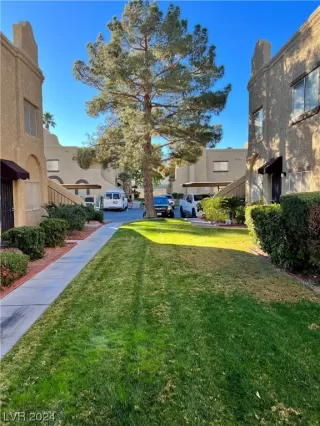 Photo #1: 2549651 Listing