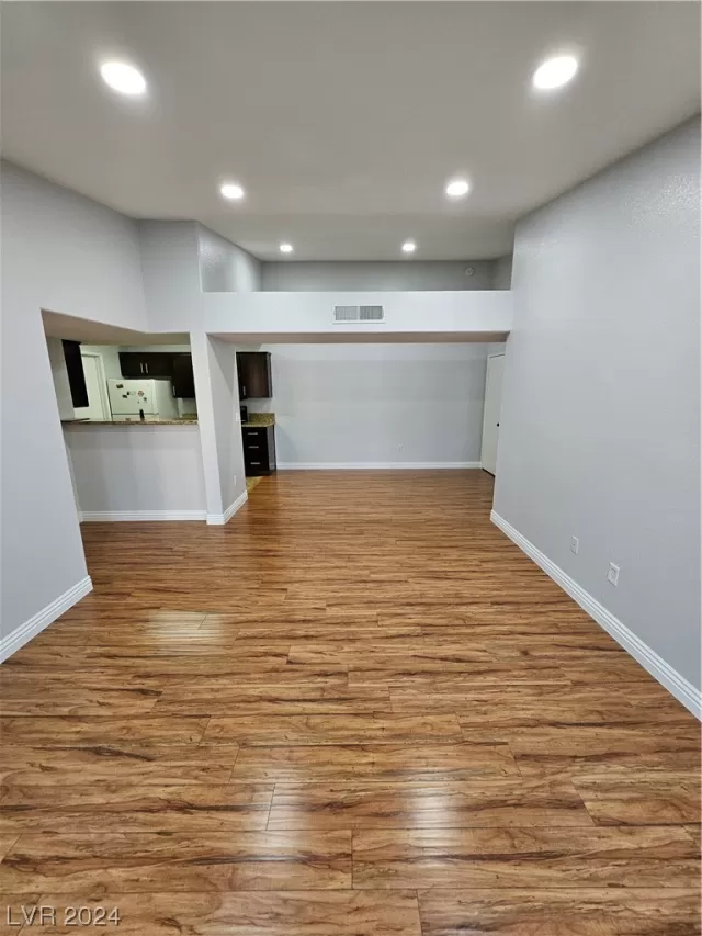 MLS: 2549673 Condo For Sale