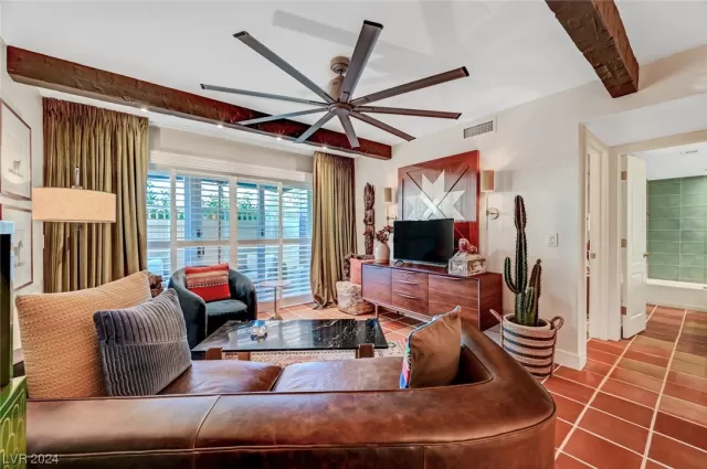 MLS: 2549685 Condo For Sale