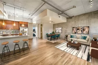 Photo #1: 2549700 Listing 