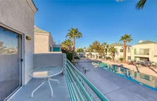 Photo #3: 2549715 Listing 