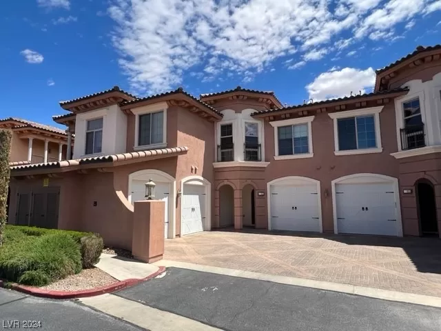 MLS: 2549716 Condo For Sale