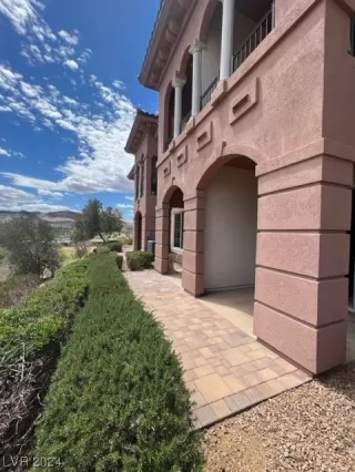 Photo #3: 2549716 Listing 