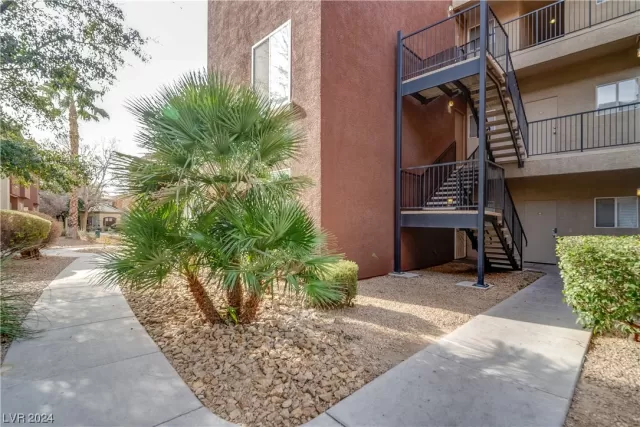 MLS: 2549727 Condo For Sale