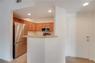 Photo #2: 2549727 Listing