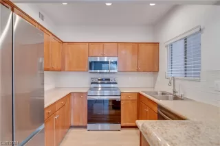 Photo #4: 2549727 Listing