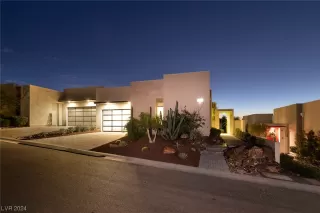 Photo #1: 2549746 Listing