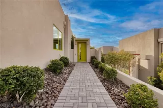 Photo #2: 2549746 Listing