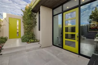 Photo #4: 2549746 Listing