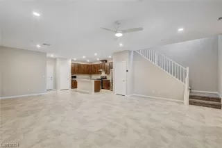 Photo #5: 2549772 Listing 