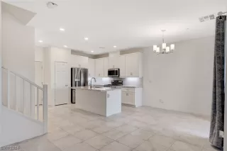 Photo #6: 2549791 Listing 