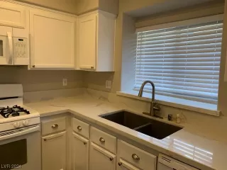Photo #5: 2549794 Listing 