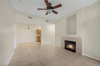 Photo #6: 2549807 Listing