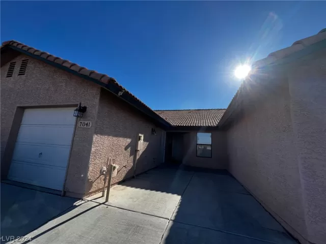 MLS: 2549809 Condo For Sale