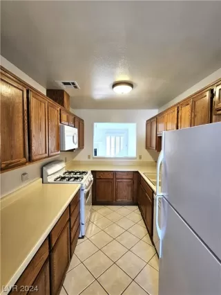 Photo #2: 2549809 Listing