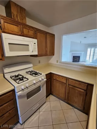 Photo #4: 2549809 Listing