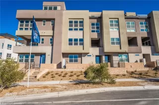 Photo #1: 2549826 Listing