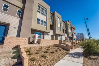 Photo #2: 2549826 Listing