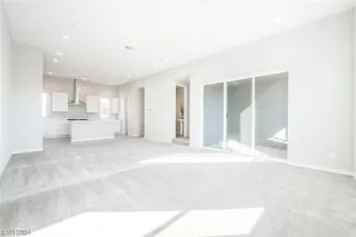 Photo #6: 2549826 Listing