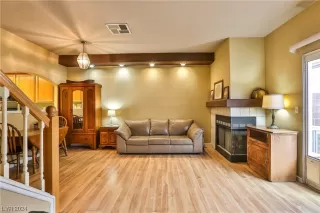 Photo #5: 2549827 Listing 