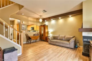 Photo #6: 2549827 Listing 