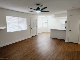 Photo #6: 2549850 Listing