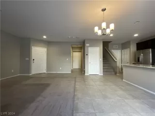 Photo #2: 2549868 Listing 