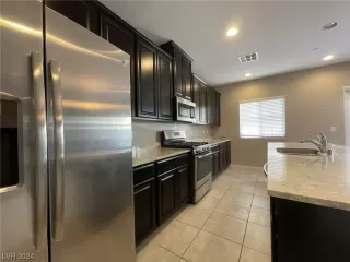 Photo #4: 2549868 Listing 